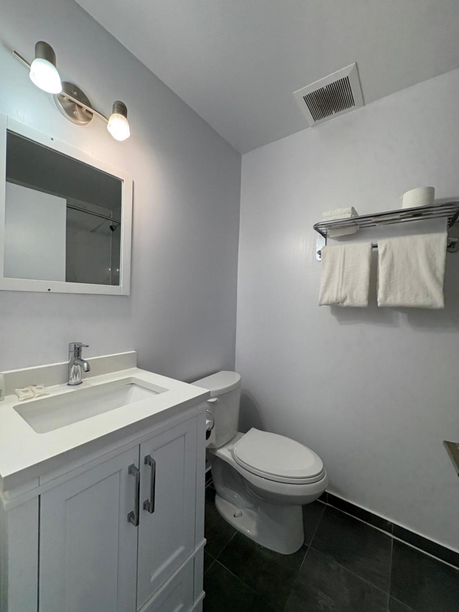 פאוול ריבר Island View Lodge מראה חיצוני תמונה