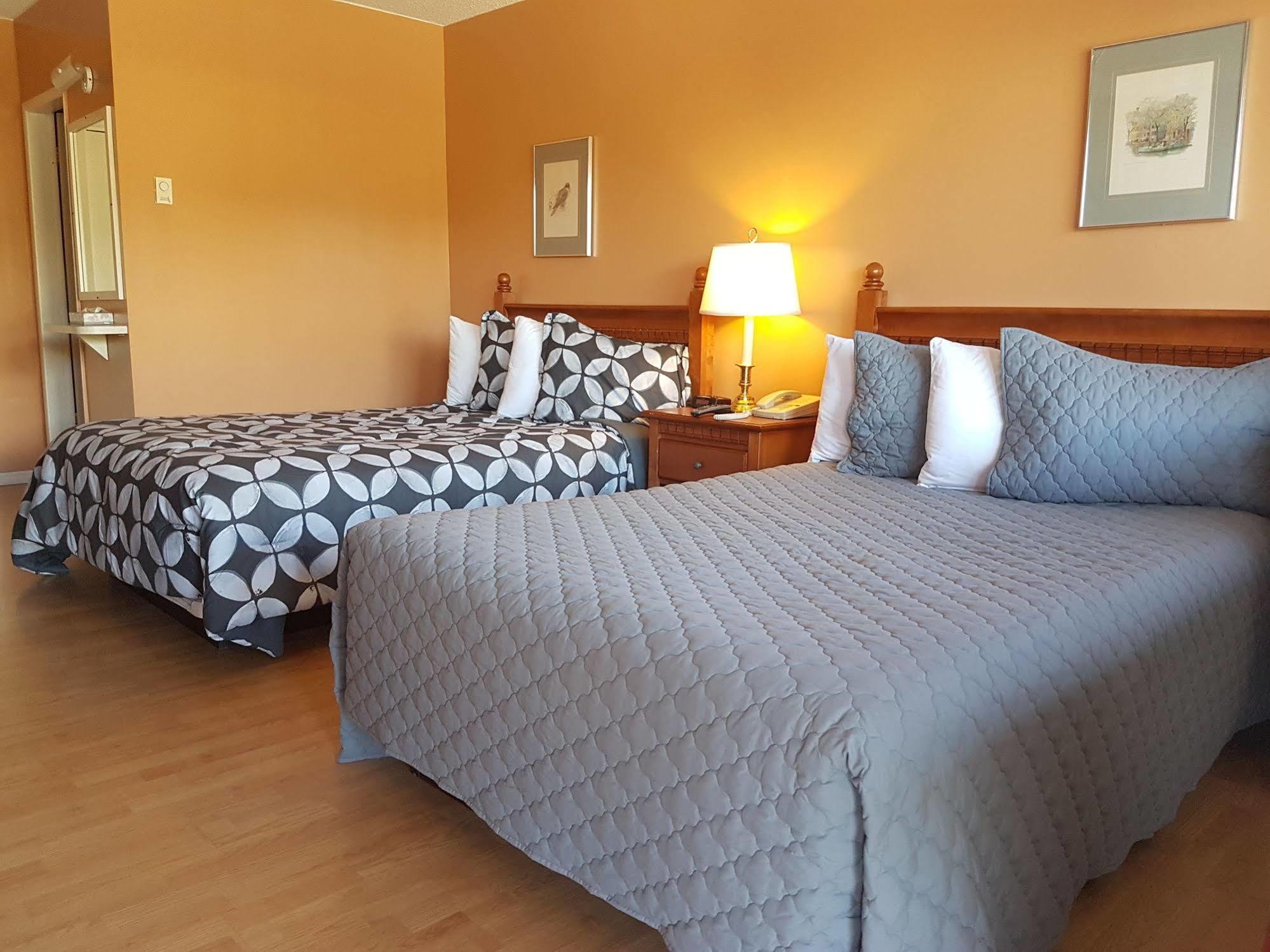 פאוול ריבר Island View Lodge מראה חיצוני תמונה